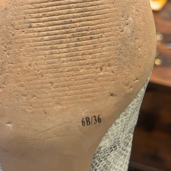 SOLE SOCIETY snakeskin sling backs. Size 6 - Picture 7 of 7